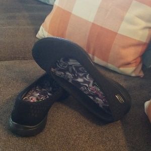 Skechers Shoes - Sketchers air-cooled memory foam 8.5 Skechers Shoes - Sketchers air-cooled memory foam 8.5